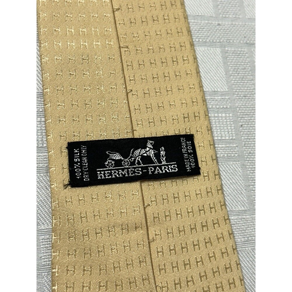 HERMES Men Neck Tie Gold Beige Yellow Initial H All Over Print 100% Silk Vtg. - Picture 11 of 16